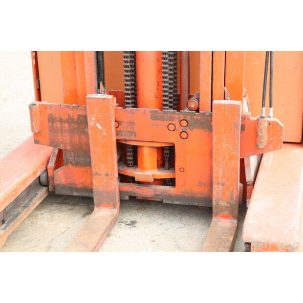 1979 بي تي BTRT 1350/9-43369663