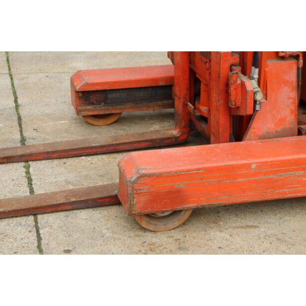 1979 بي تي BTRT 1350/9-43369664