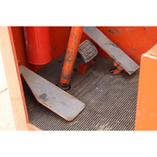 1979 بي تي BTRT 1350/9-43369668