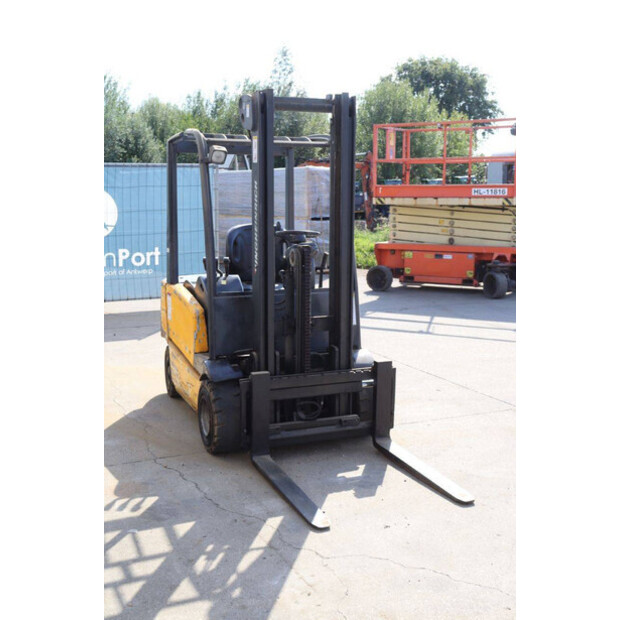 2001 Jungheinrich EFG V 18-43370397