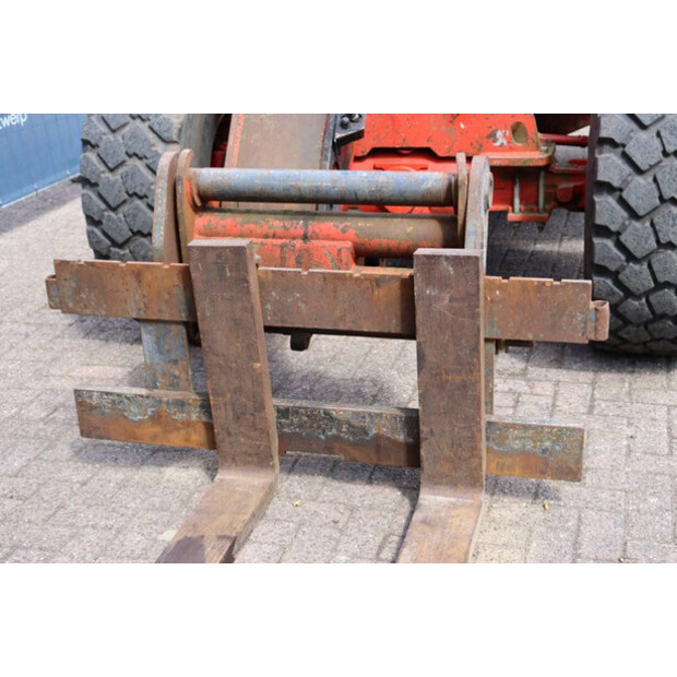 2001 مانيتو MLT 524-43370604