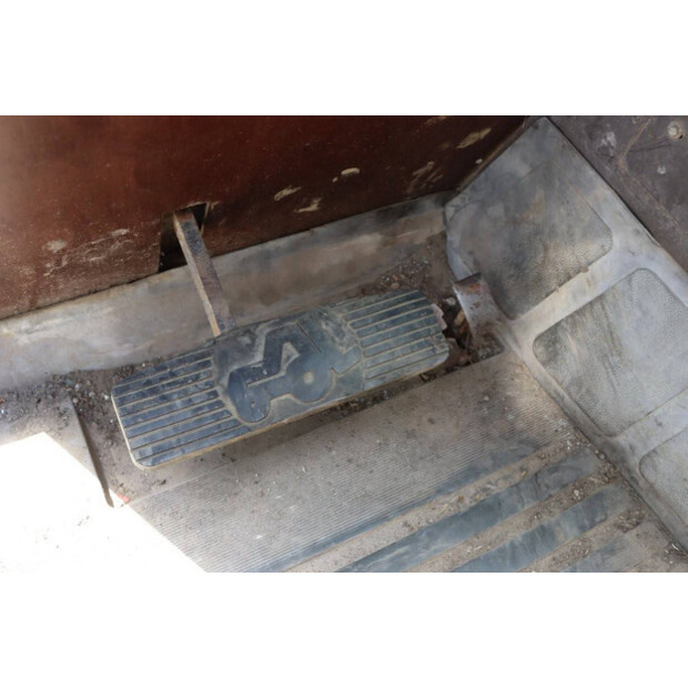 2001 مانيتو MLT 524-43370619