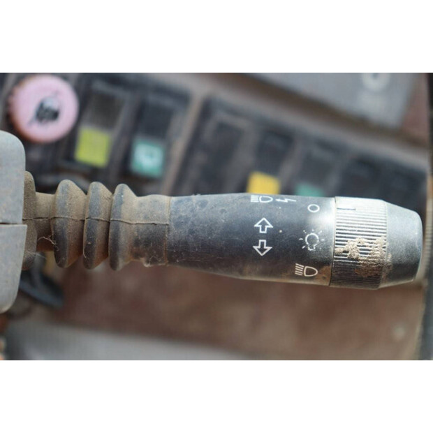 2001 مانيتو MLT 524-43370624