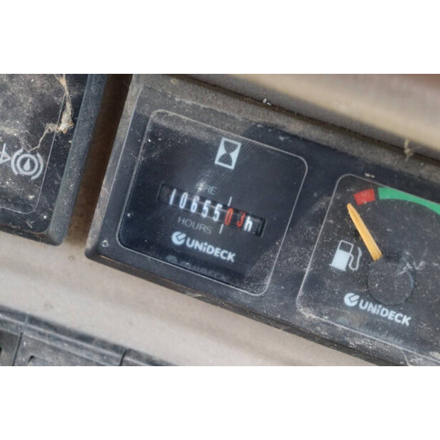 2001 مانيتو MLT 524-43370626