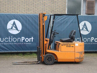 Image de CHARIOTS ÉLÉVATEURS 1989 Still R50-15