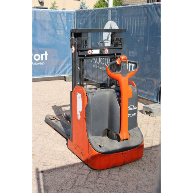 2015 ليندي D08-43371458