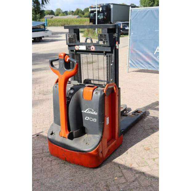 2015 ليندي D08-43371460