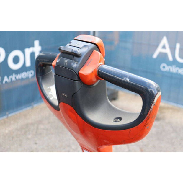 2015 ليندي D08-43371471