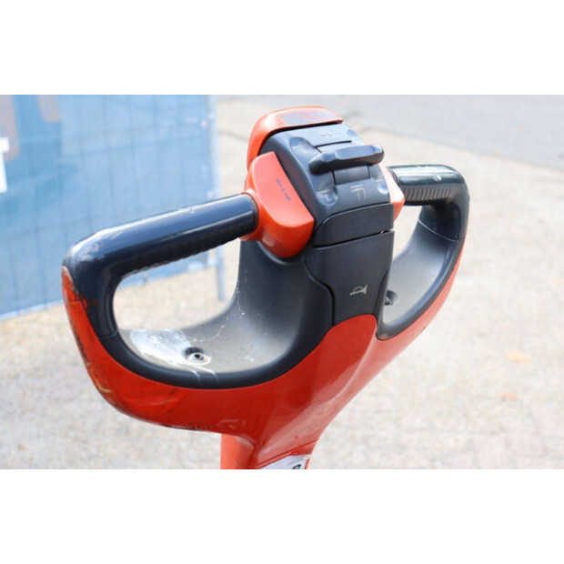 2015 ليندي D08-43371472