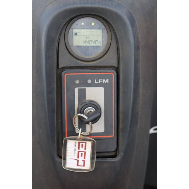 2015 ليندي D08-43371474