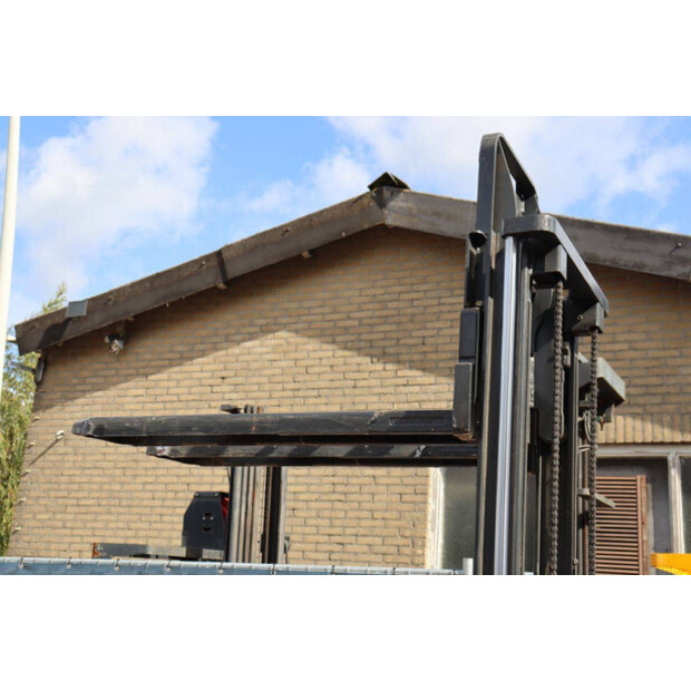 2015 ليندي D08-43371479