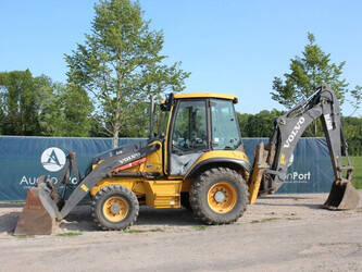 صورة ل لوادر حفارة 2014 فولفو BL60B