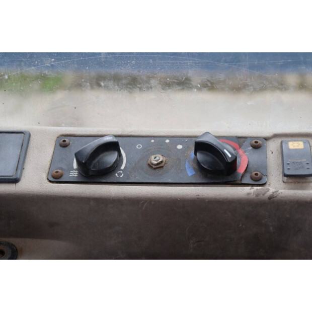 2002 JCB 436-43372718