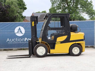 صورة ل رافعات 2011 يال GLP45SVX5 V2214