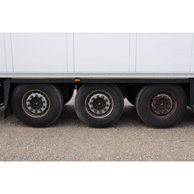 2018 Schmitz Cargobull SCB*S3B-43373431