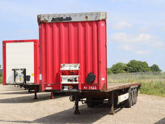 صورة ل مقطورات مسطحة 2013 كرون SD