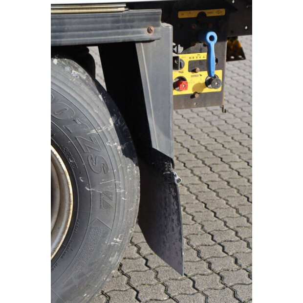 2017 Schmitz Cargobull SCB*S3B-43373888