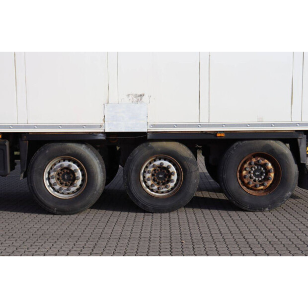 2017 Schmitz Cargobull SCB*S3B-43373945