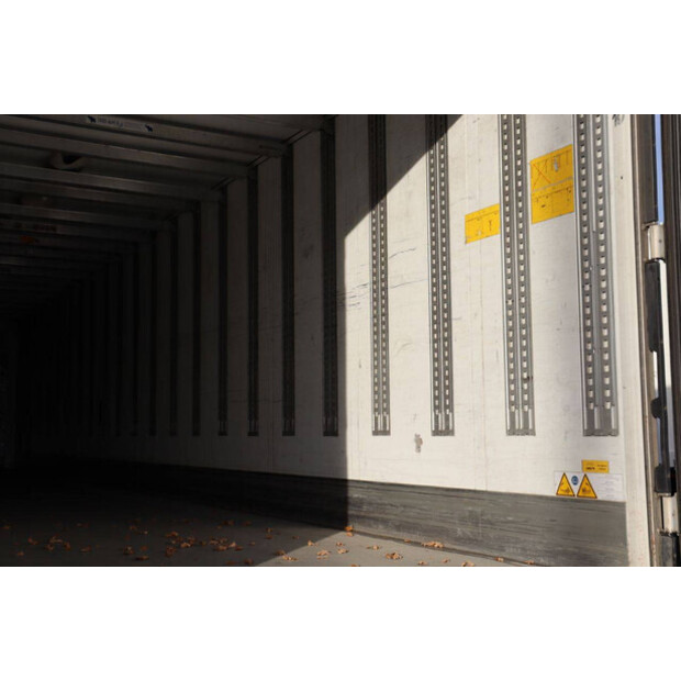 2017 Schmitz Cargobull SCB*S3B-43374089