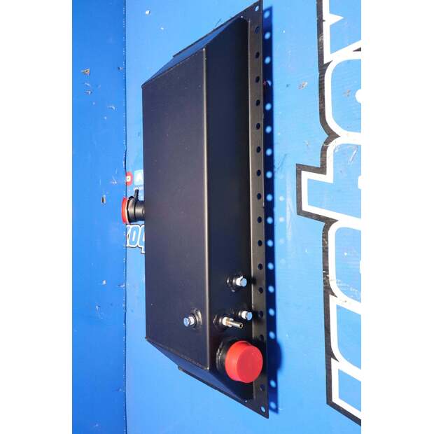 خزانات انترناشونال مستعملة-43375543