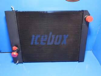 صورة ل قطع الغيار Radiator - Aluminum انترناشونال مستعملة