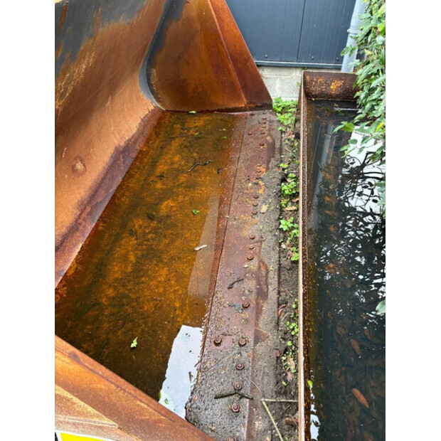 2022 فولفو L90H-43377825