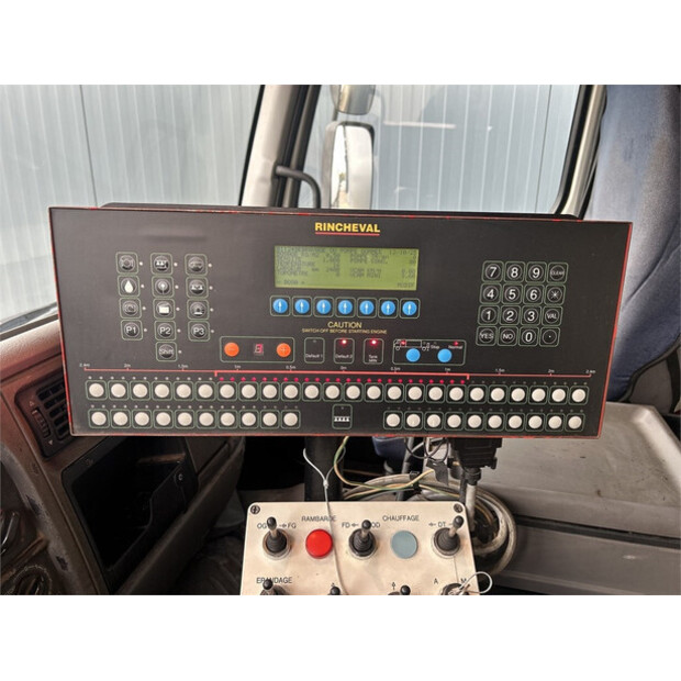 2005 رينو Rincheval-43406227