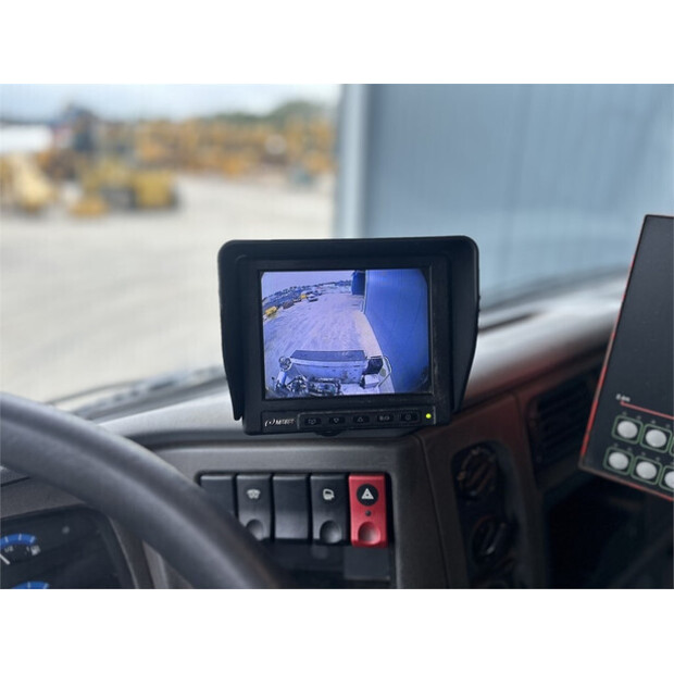 2005 رينو Rincheval-43406236