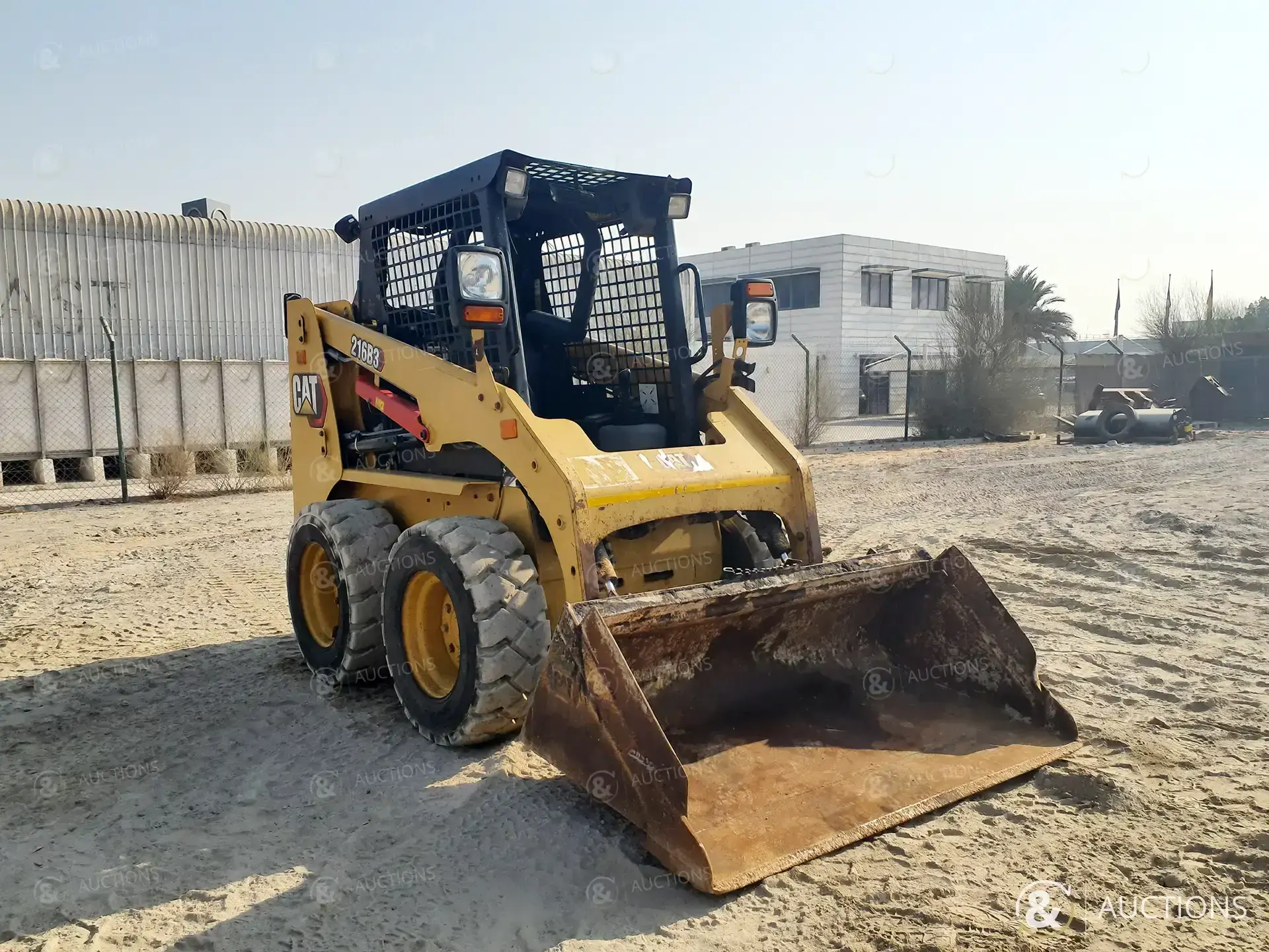 صورة ل 2020 كاتربيلر 216B3 تأتي مع مكنسه للبيع في الولايات المتّحدة