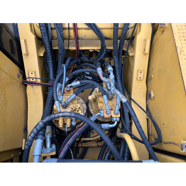 2015 Caterpillar 352FL-43409833