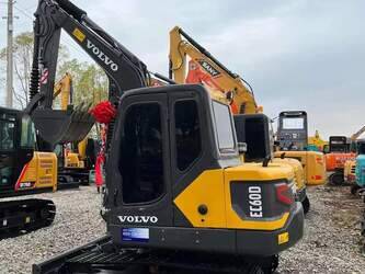 صورة ل حفارات 2022 فولفو EC60