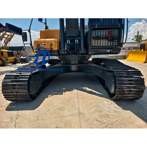 2024 هيونداي 305LC-9T-43411715