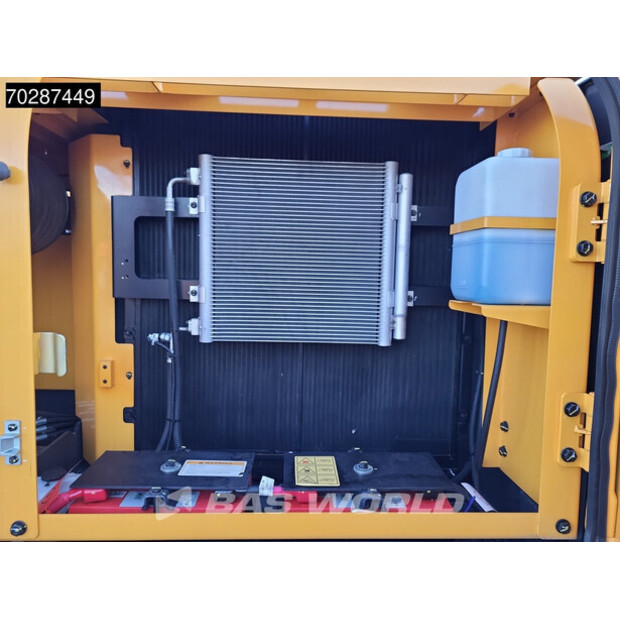 2025 هيونداي R215L-43411981