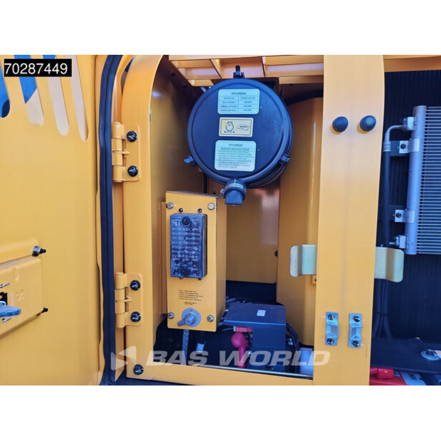 2025 هيونداي R215L-43411982