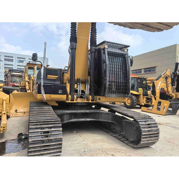 2021 Caterpillar 325D-43412575