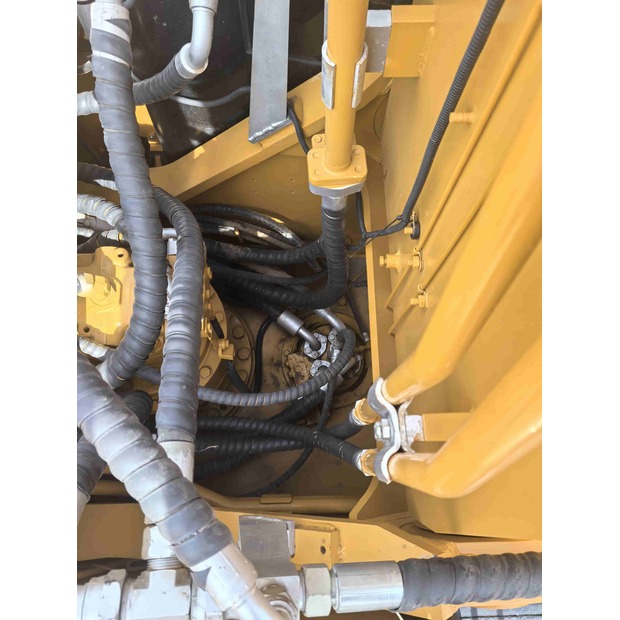 2021 Caterpillar 325D-43412577