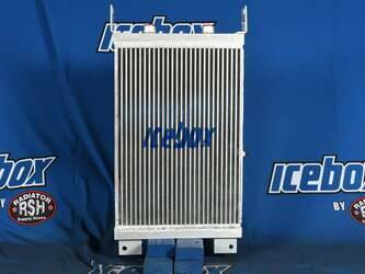 صورة ل قطع الغيار مبردات الزيت انترناشونال مستعملة