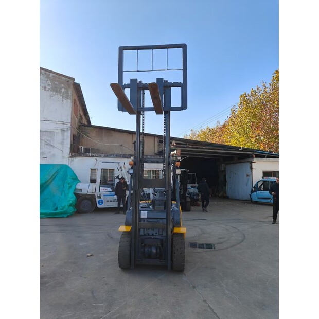 2024 Komatsu FD30-43439992