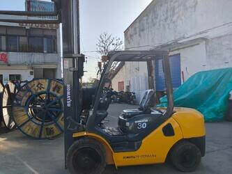 صورة ل رافعات شوكية 2024 كوماتسو FD30