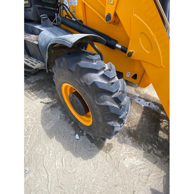 2016 جيه سي بي 3CX-43440083