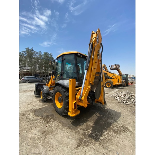 2016 جيه سي بي 3CX-43440085