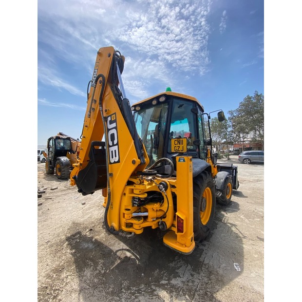 2016 جيه سي بي 3CX-43440087