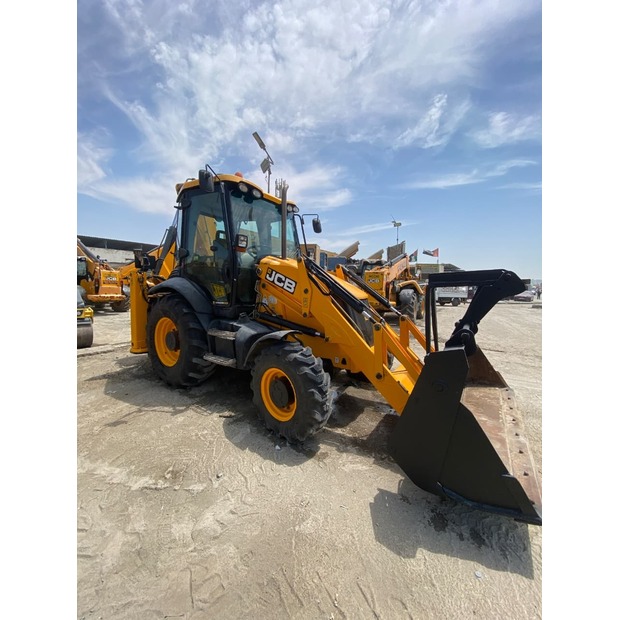 2016 جيه سي بي 3CX-43440088