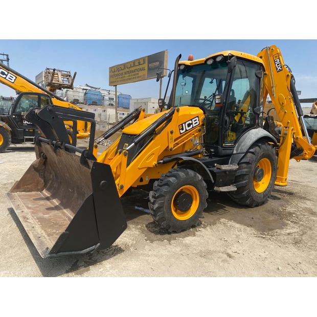 2016 جيه سي بي 3CX-43440089