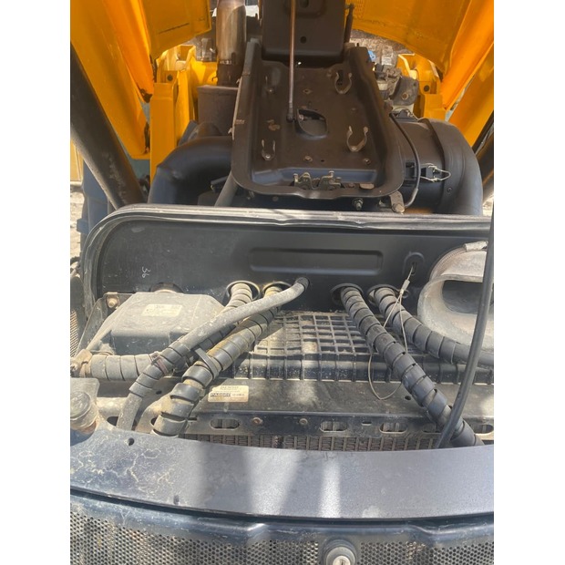 2016 جيه سي بي 3CX-43440091