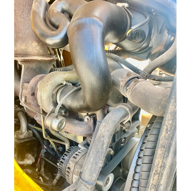 2016 جيه سي بي 3CX-43440093