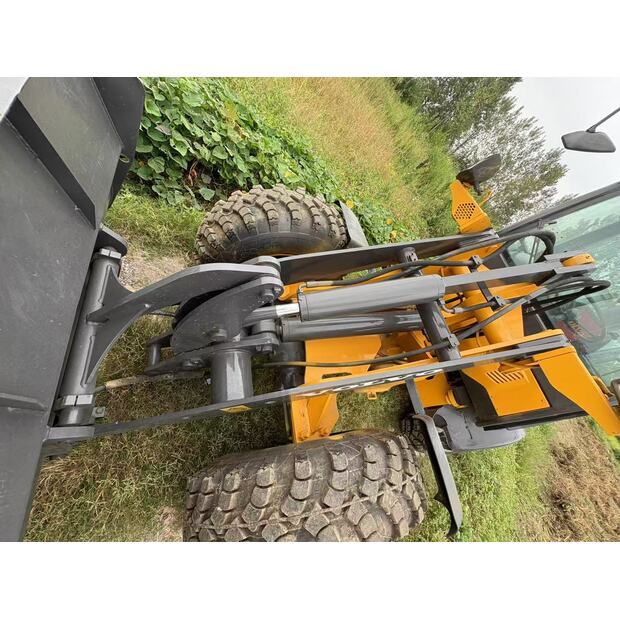 2018 فولفو L20F-43440147