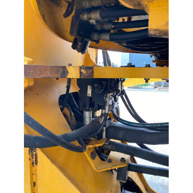 2015 فولفو L90G-43459322