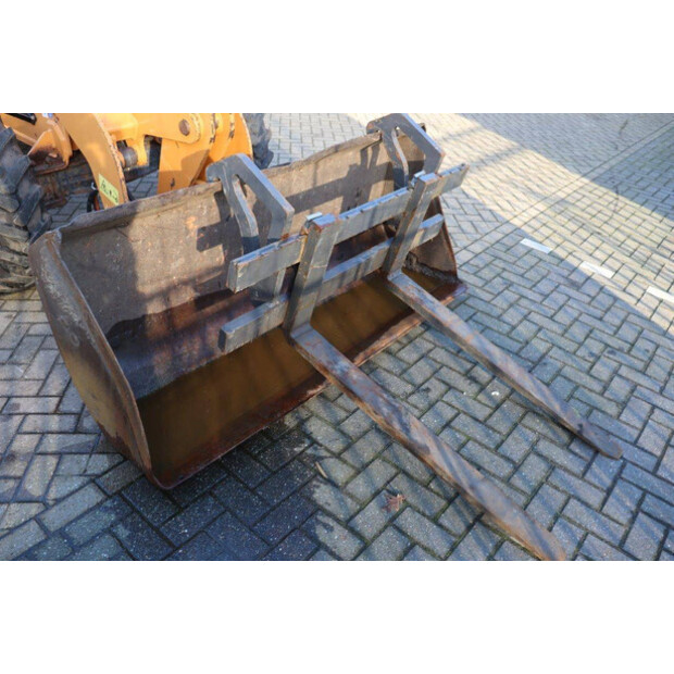 2016 CASE 21F-43461213