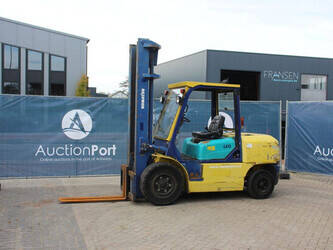 صورة ل رافعات شوكية 2000 كوماتسو FD45T-7